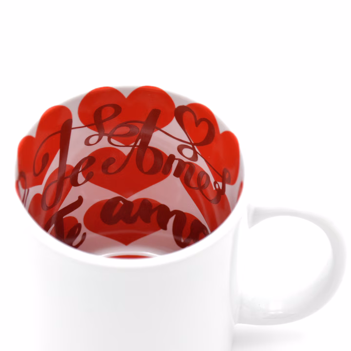Cana cu inimi rosii in interior personalizata fata-verso cu Inima si text "Cea mai buna sotie/sot" - Image 2